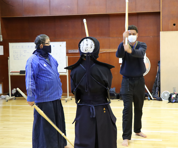 剣道部体験 participating in the Kendo Club