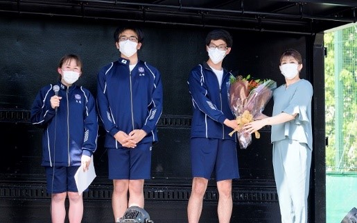 プロ野球観戦で特別な体験（都立北特別支援学校・世田谷区立池尻小学校）
