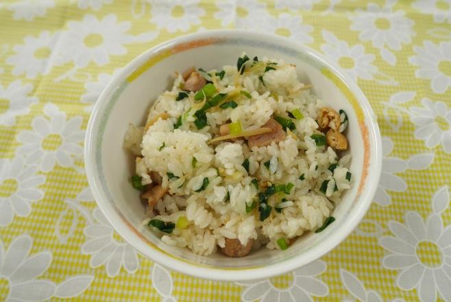 しょうがご飯の調理の様子