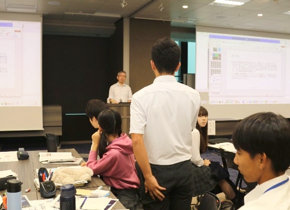 写真 講演の様子