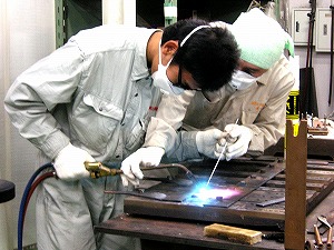 溶接をしている写真