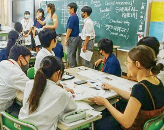 写真：英語での発表にチャレンジ！