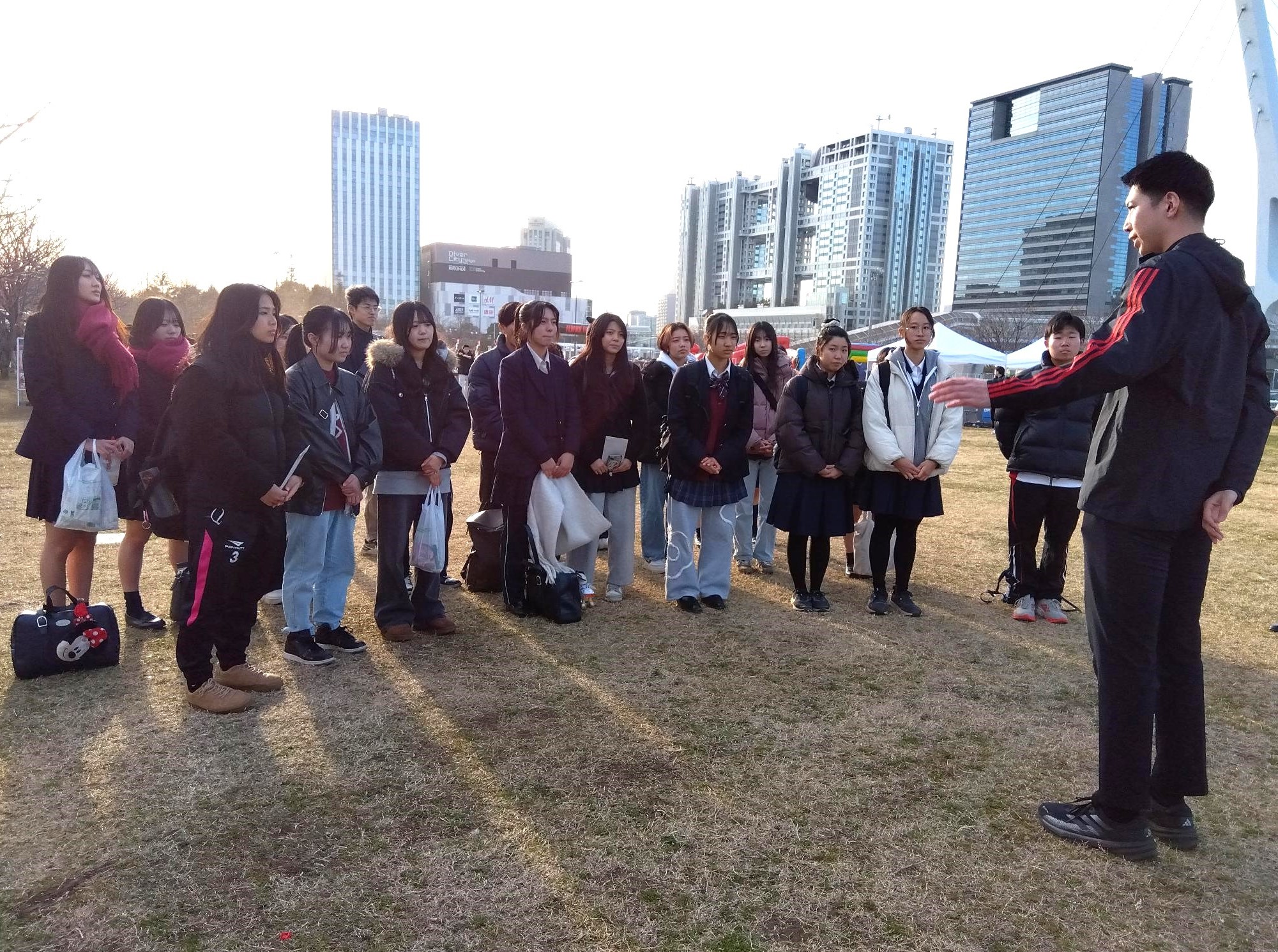 アルバルク東京の担当者様による説明の写真