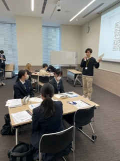03グループの意見を発表