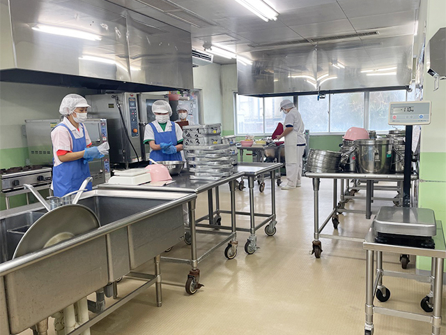 給食共同調理場内の写真