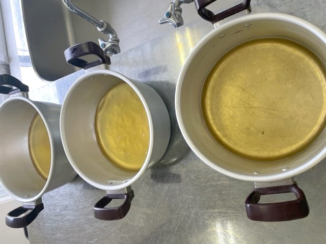 鍋ごとに凝固剤及び分量を変えて調理