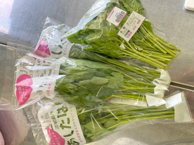 島内産の明日葉を使用しました