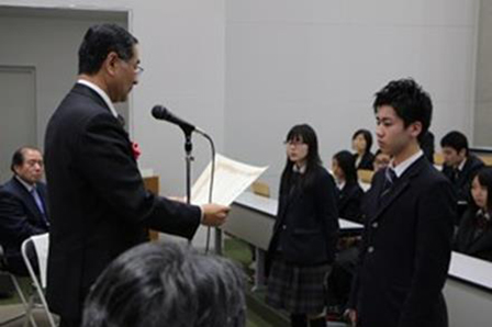 成績発表・表彰の写真