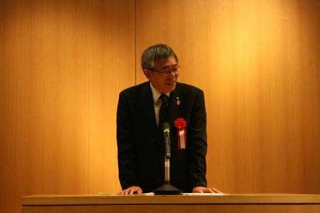 高野審査委員長による講評の写真