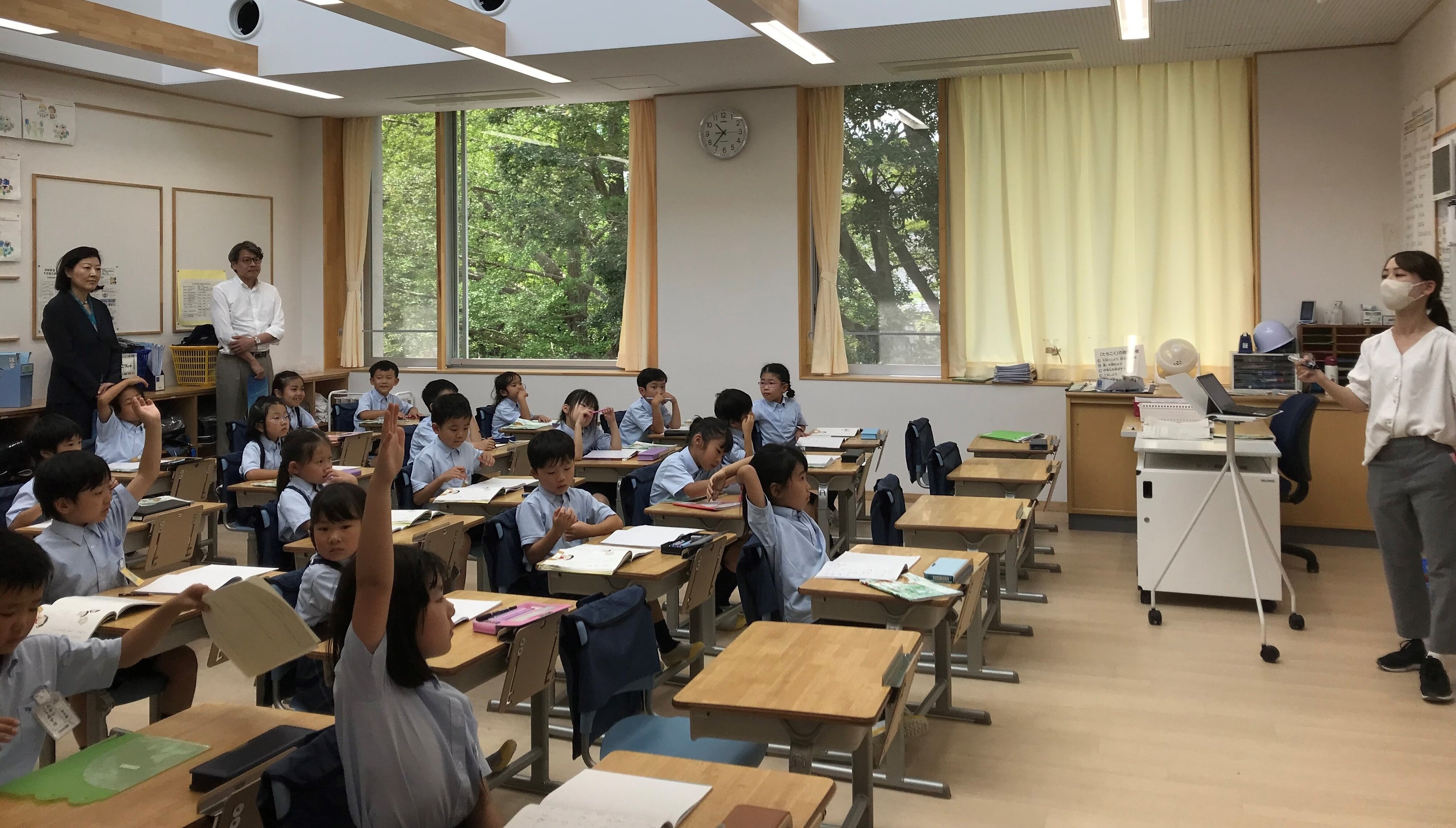 立川国際高校付属小学校視察01