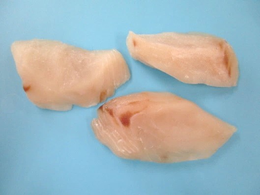 揚げ魚のコロコロ丼　メダイ切り身