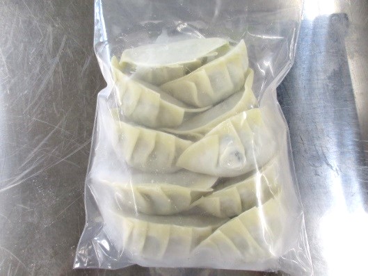 ムロアジ入り餃子のスープ　餃子