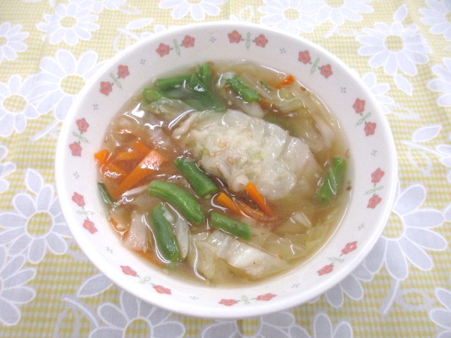 ムロアジ入り餃子のスープ　完成品