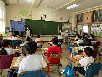 給食時間の指導実践の様子