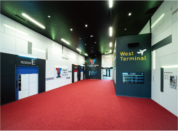 写真：空港をイメージしたエントランス