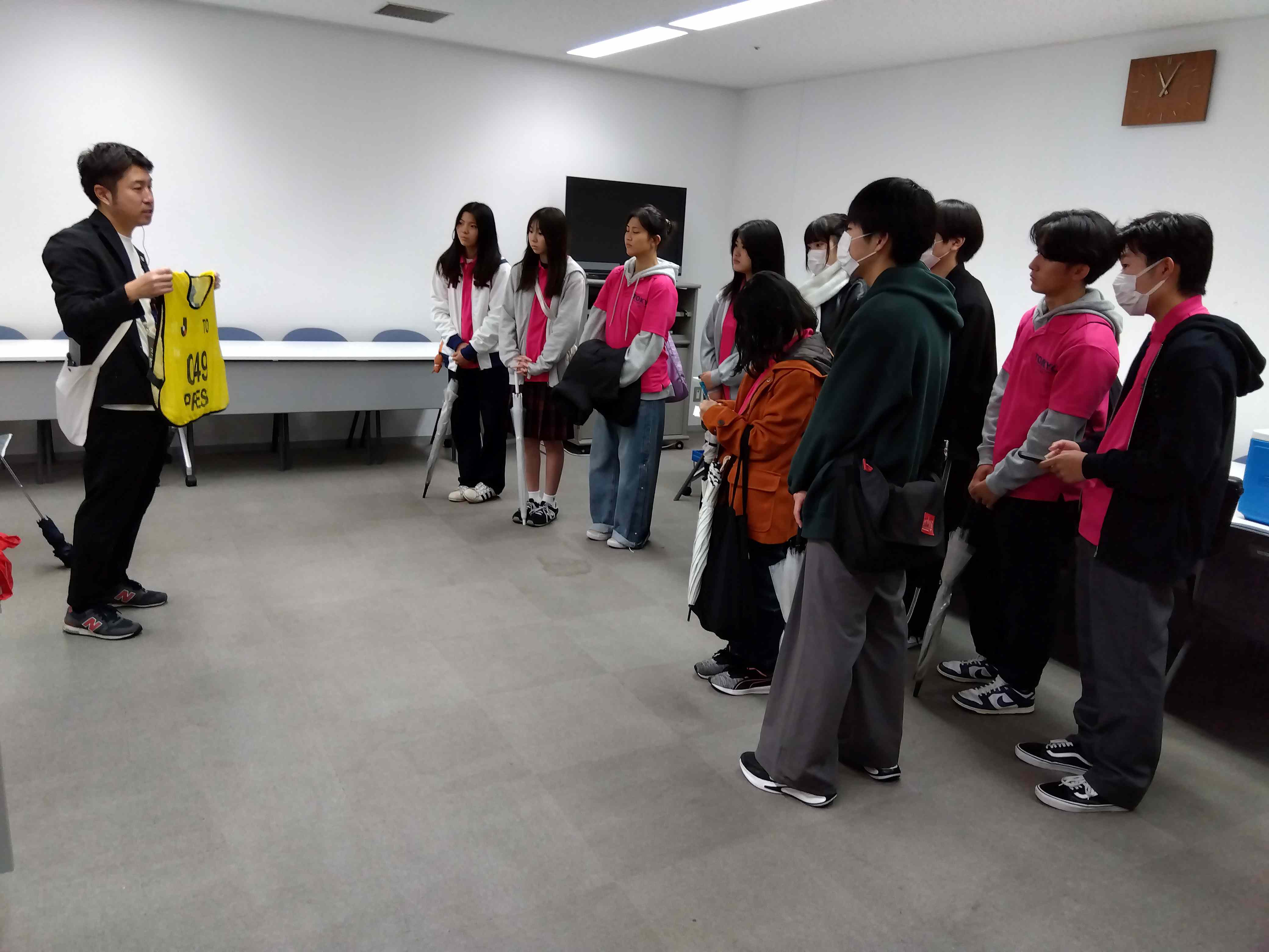 救護室を視察する写真