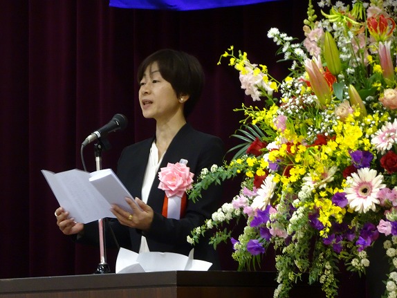 山口委員が浅草高校の卒業式に出席しました