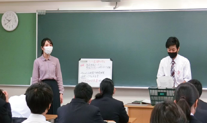 写真：二人担任制